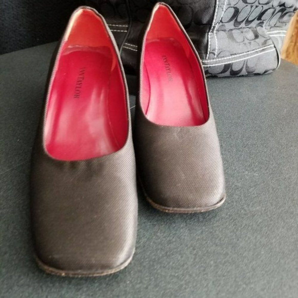 Ann Taylor Brown Block Heel Shoe Size 6.5